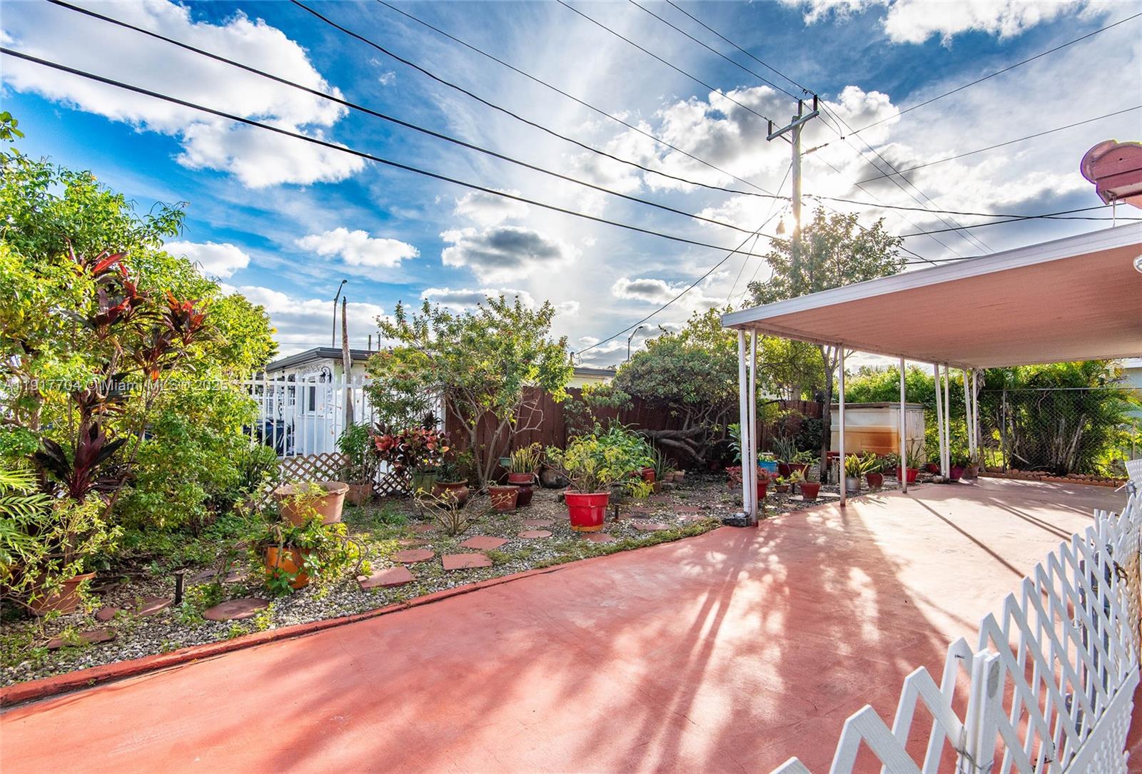 STARLITE GARDENS - Residential Income