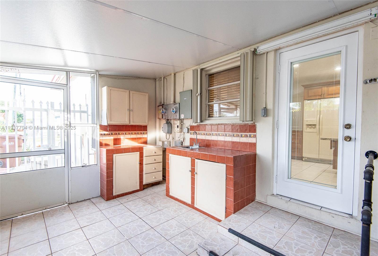 STARLITE GARDENS - Residential Income