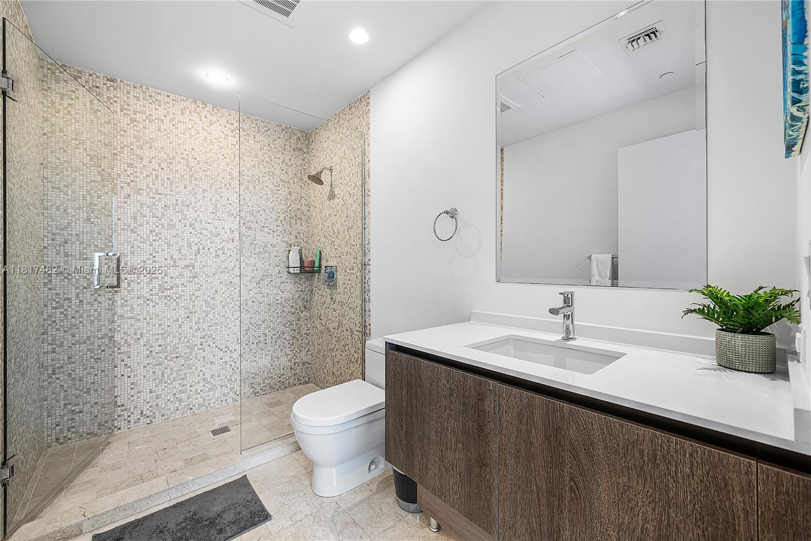 RISE CONDO - Residential