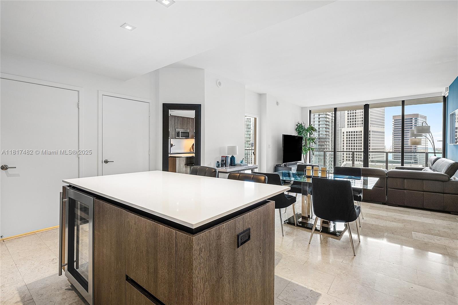 RISE CONDO - Residential