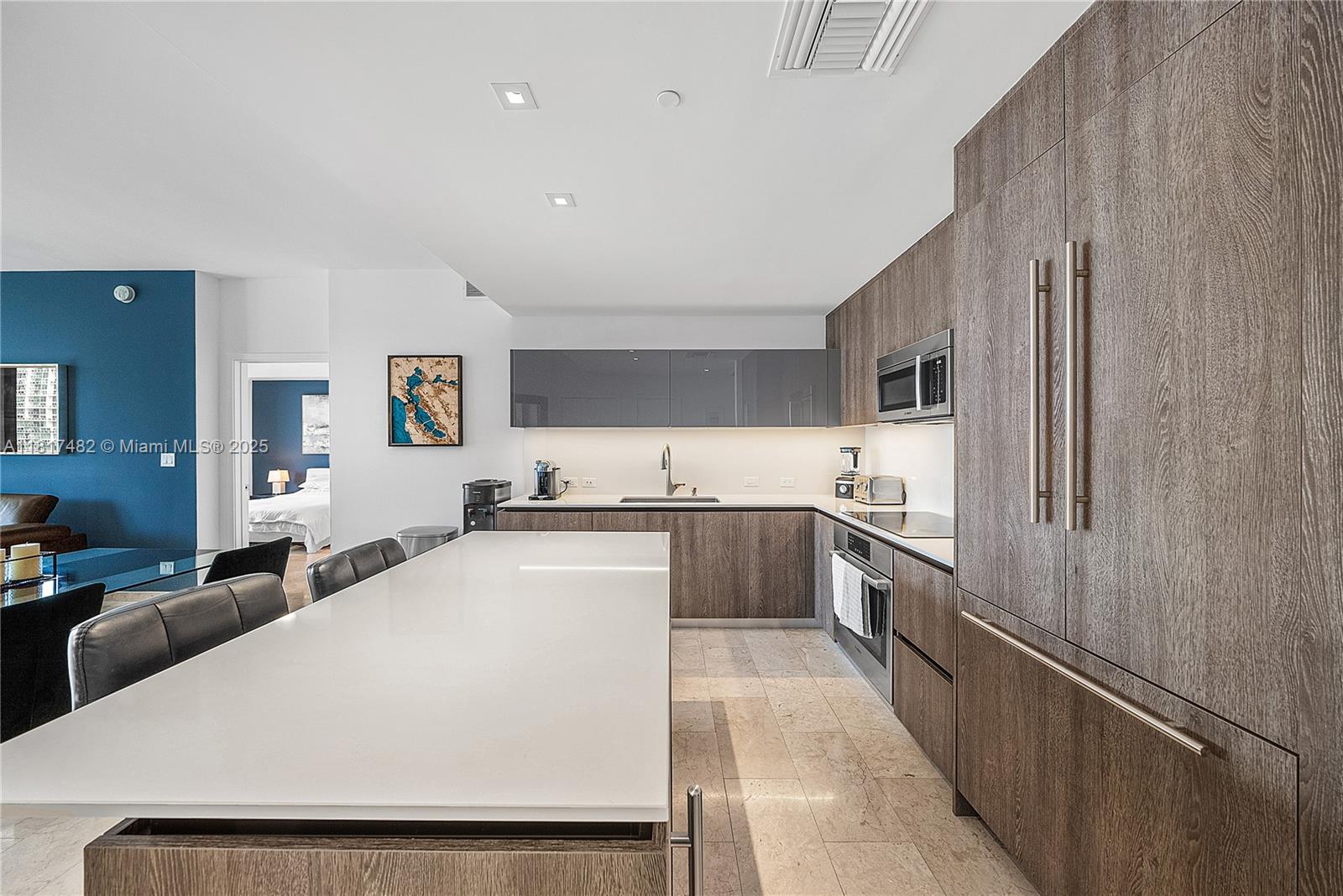 88 SW 7th St 2209