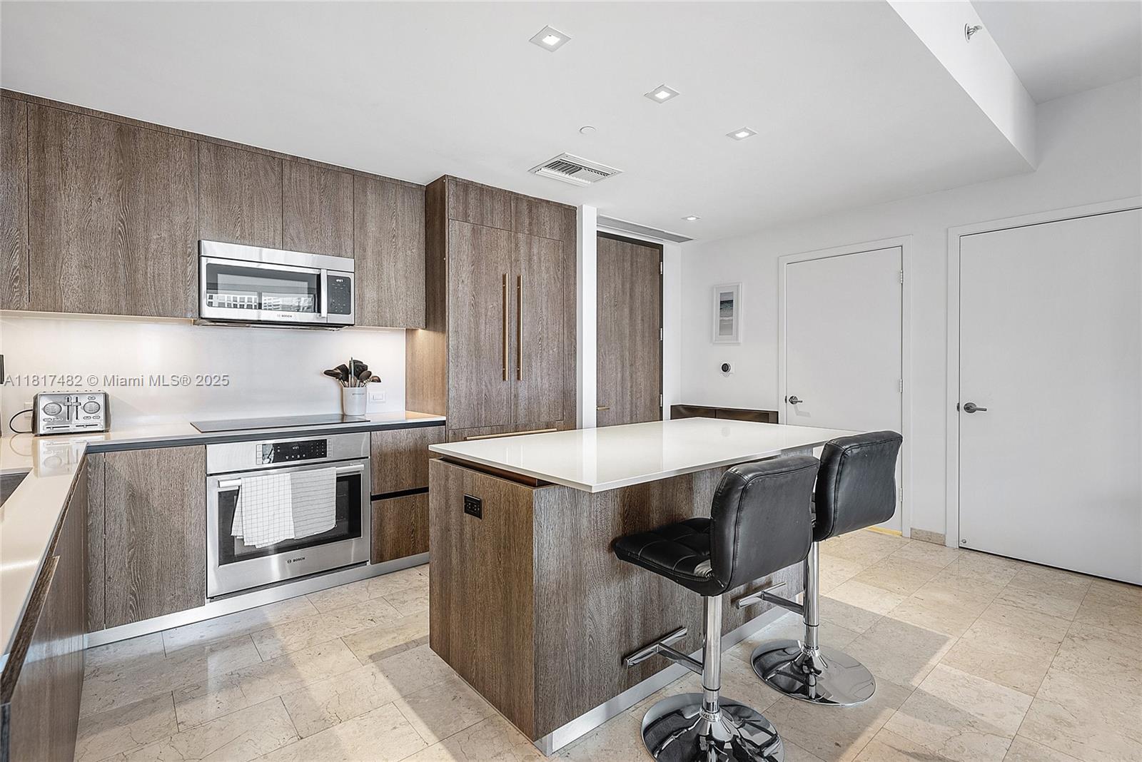 RISE CONDO - Residential