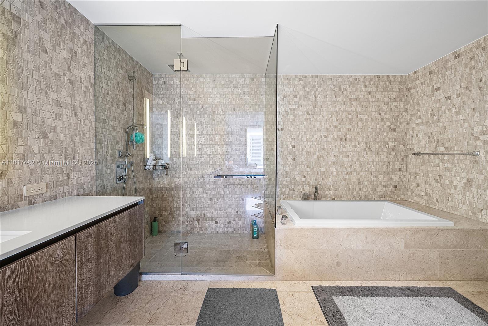 RISE CONDO - Residential