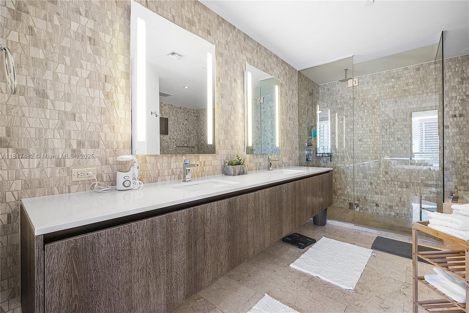 RISE CONDO - Residential