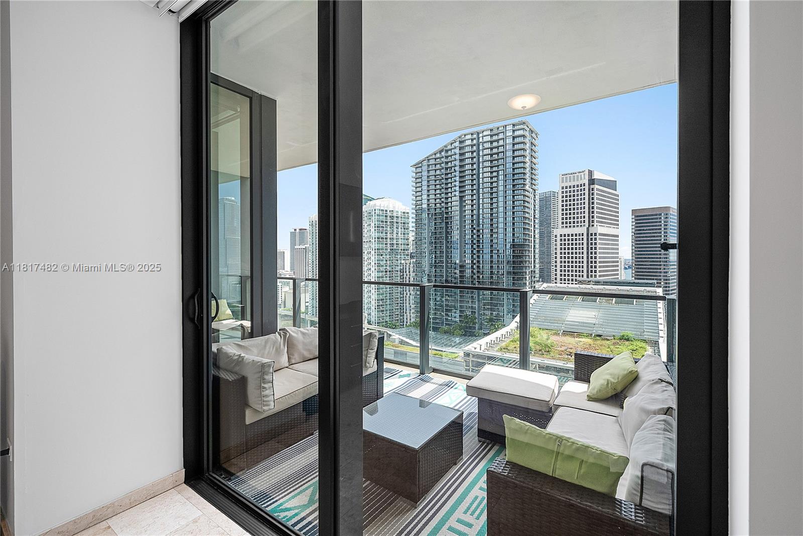 RISE CONDO - Residential