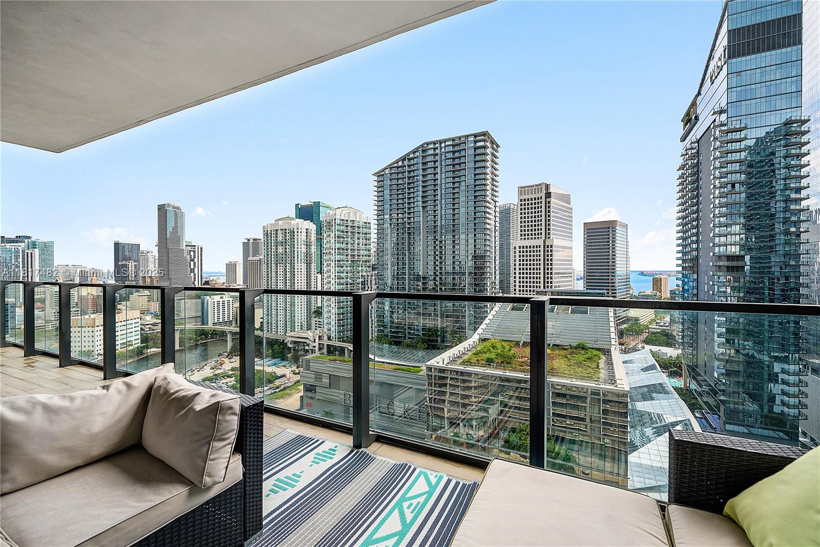 RISE CONDO - Residential