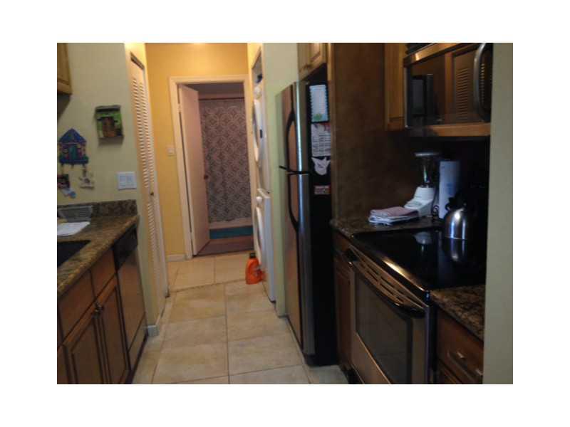 AT THE HAMMOCKS CONDO - Residential Lease