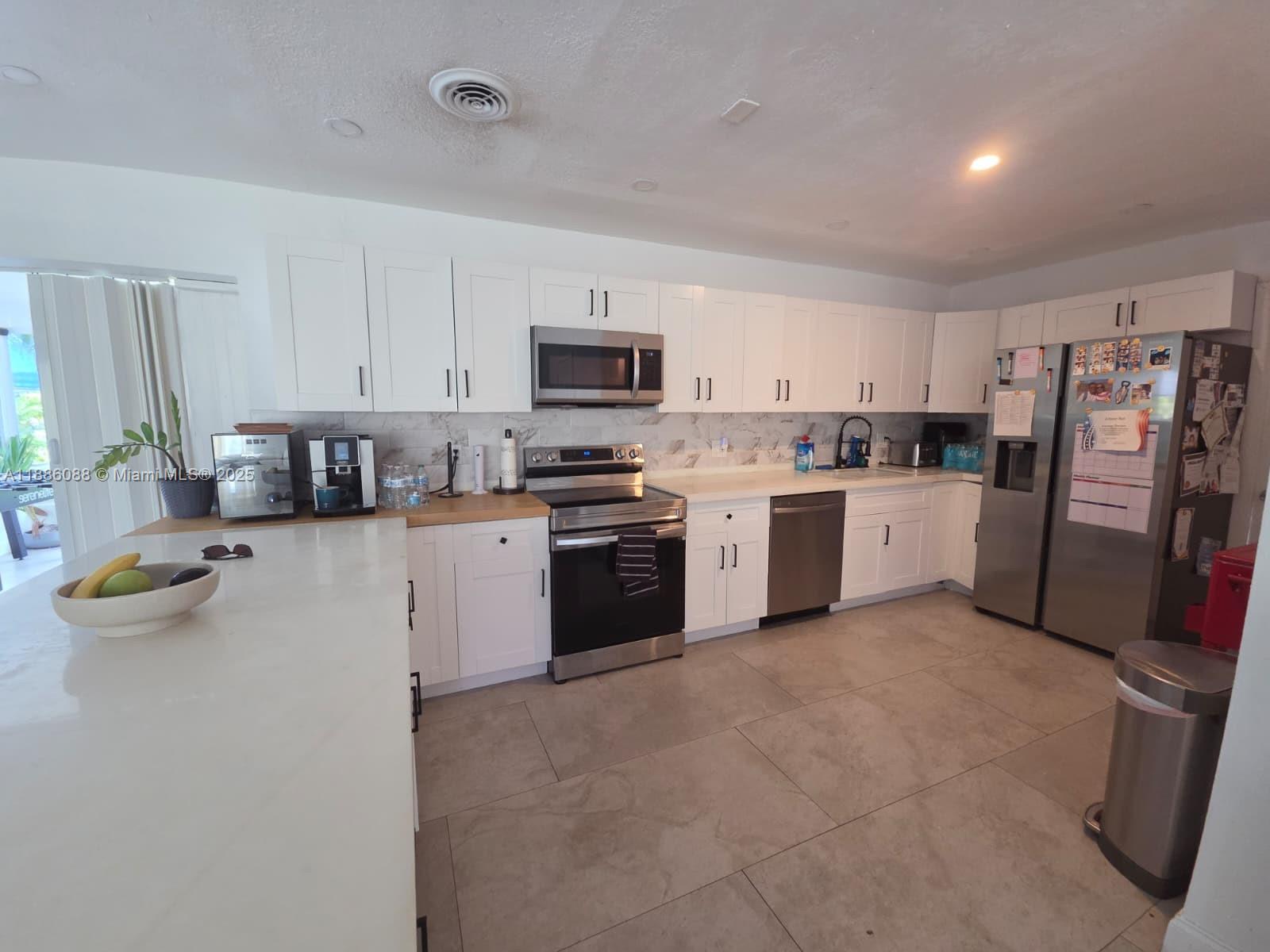 EVERGLADES SUGAR & LAND - Residential Lease