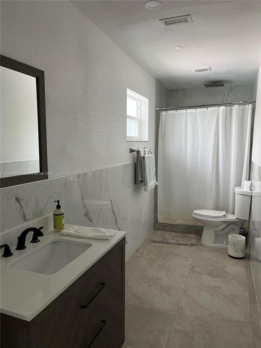 EVERGLADES SUGAR & LAND - Residential Lease