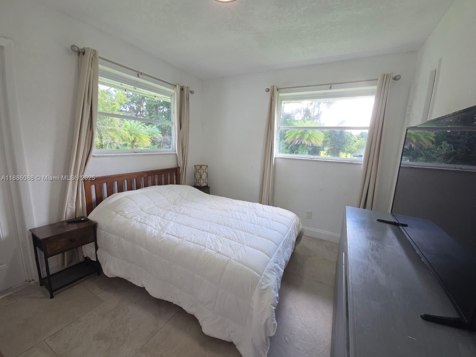 EVERGLADES SUGAR & LAND - Residential Lease