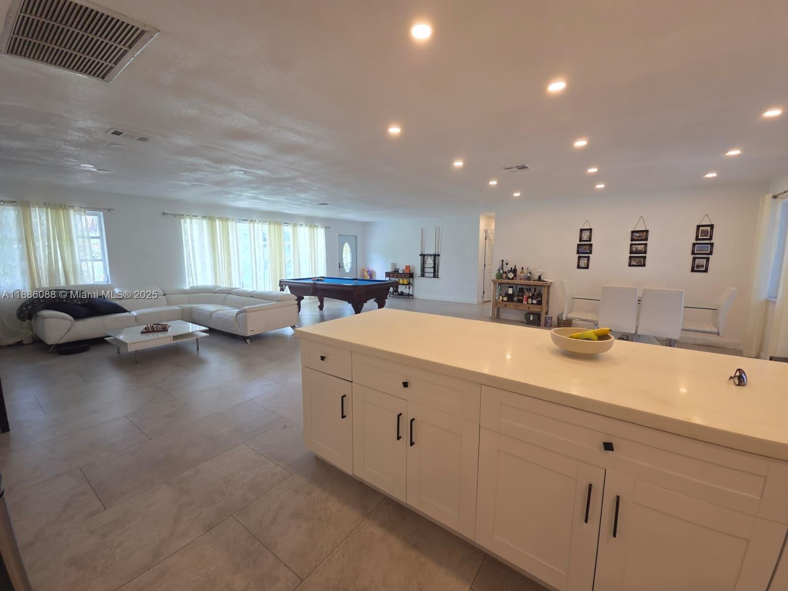 EVERGLADES SUGAR & LAND - Residential Lease