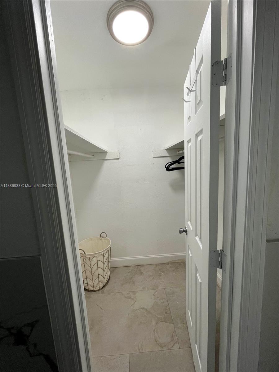 EVERGLADES SUGAR & LAND - Residential Lease