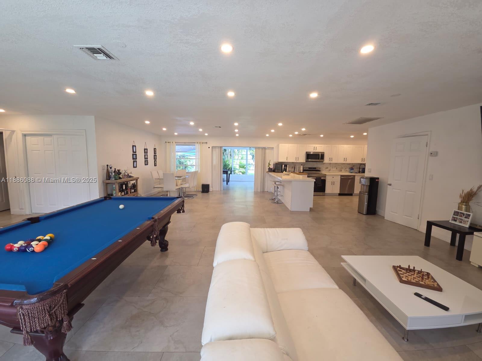 EVERGLADES SUGAR & LAND - Residential Lease