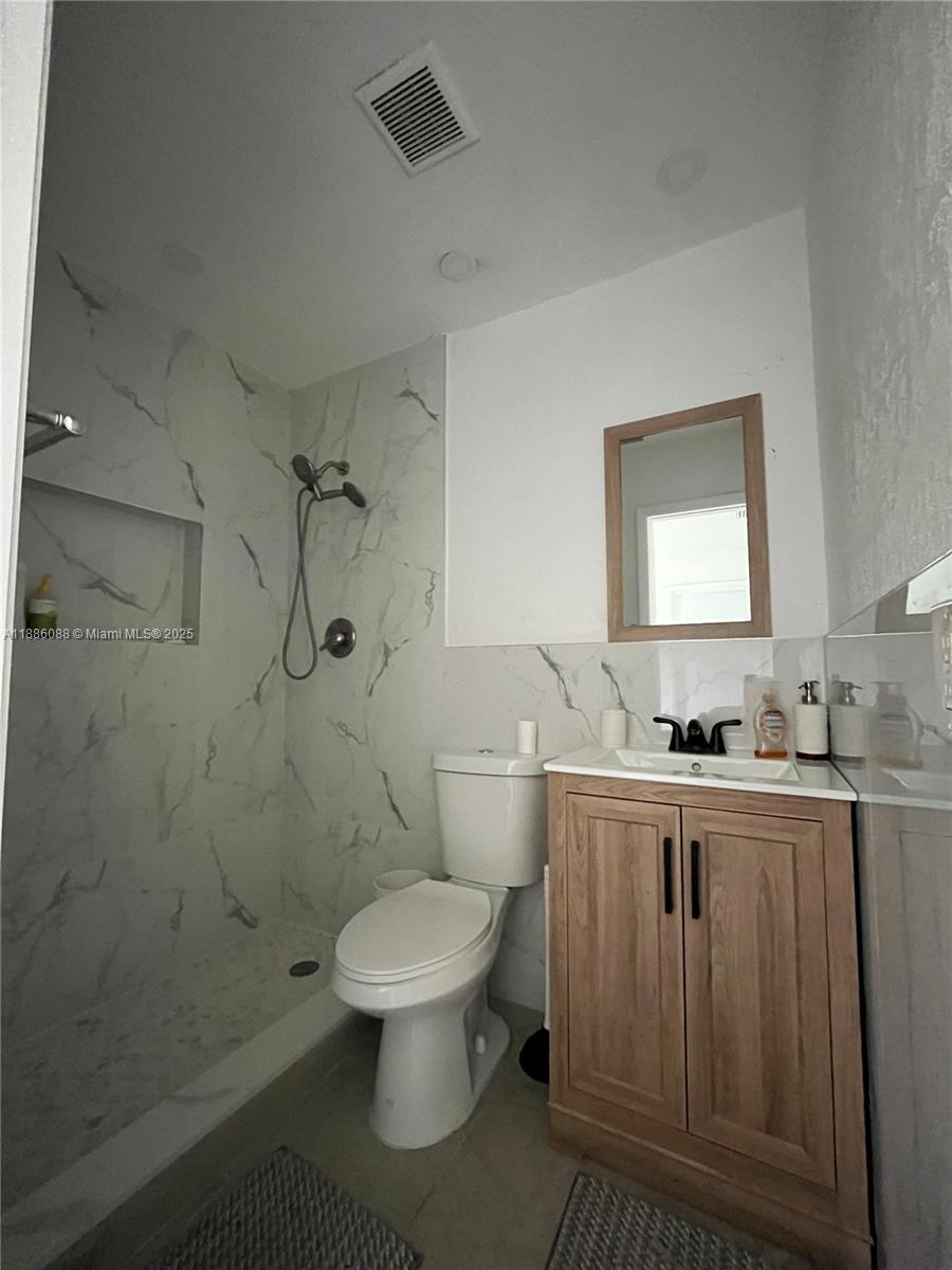 EVERGLADES SUGAR & LAND - Residential Lease