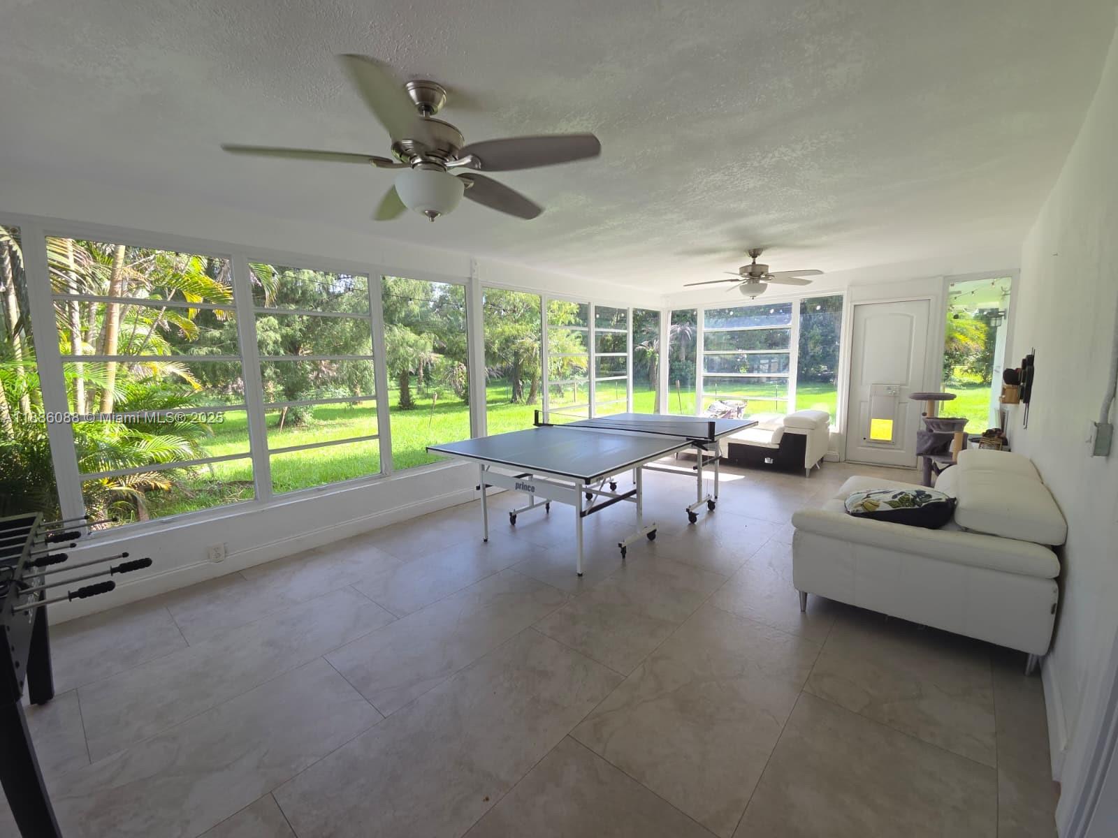 EVERGLADES SUGAR & LAND - Residential Lease