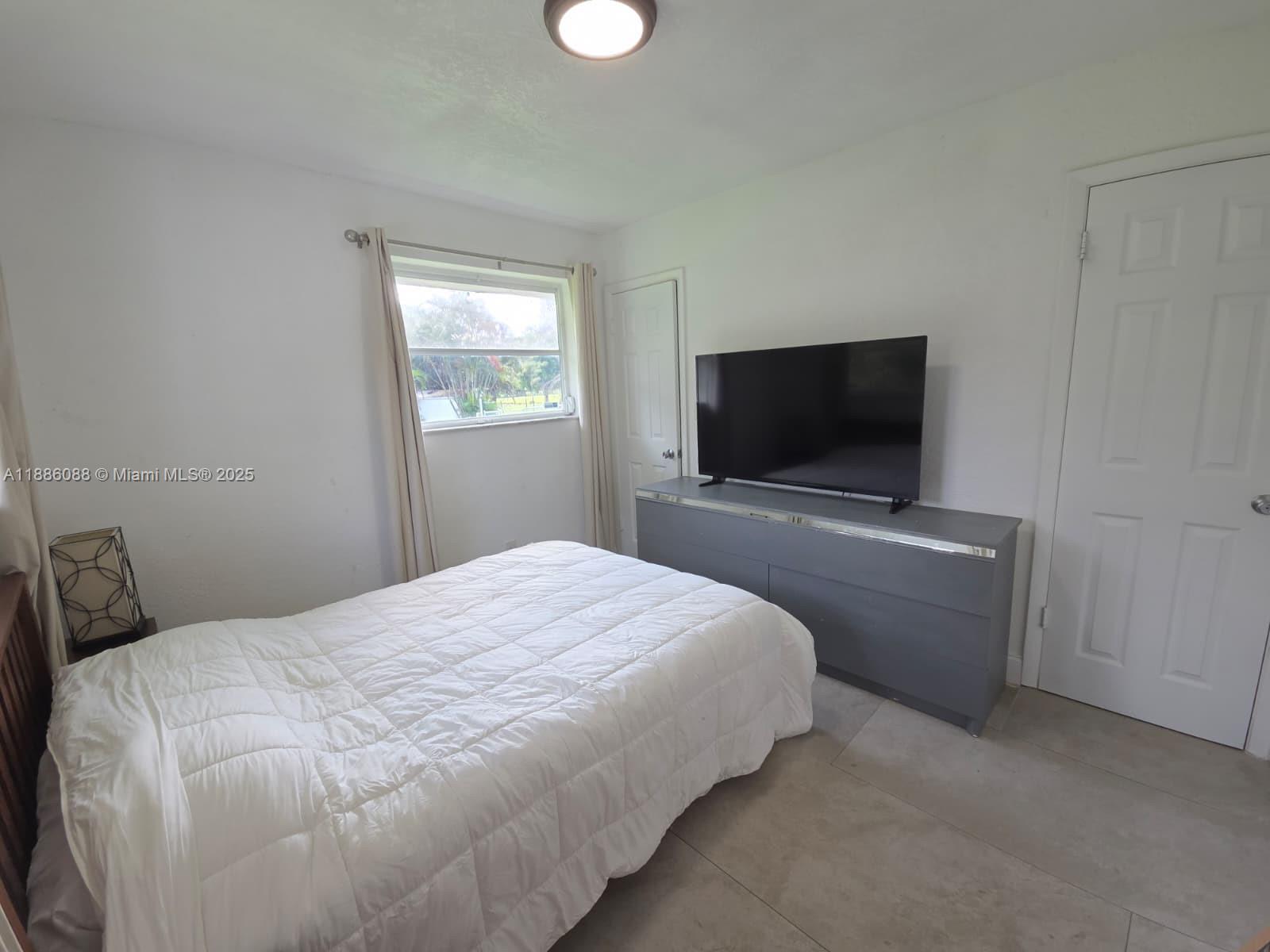 EVERGLADES SUGAR & LAND - Residential Lease