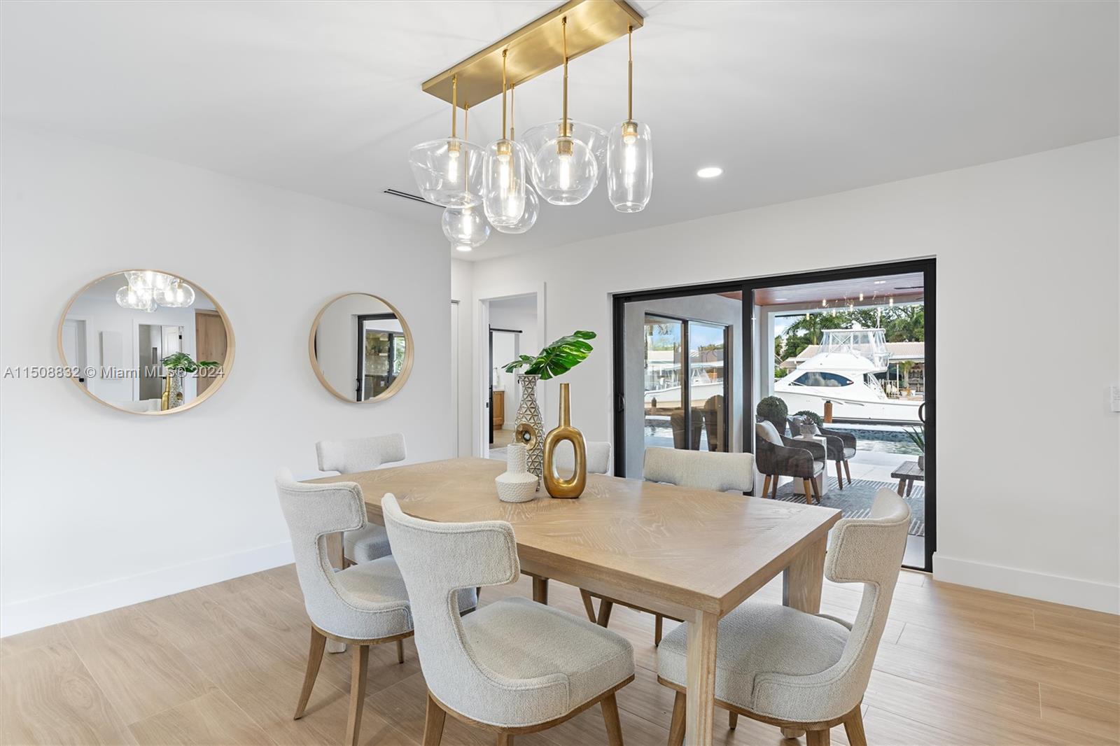 COUNTRY CLUB ISLES - Residential