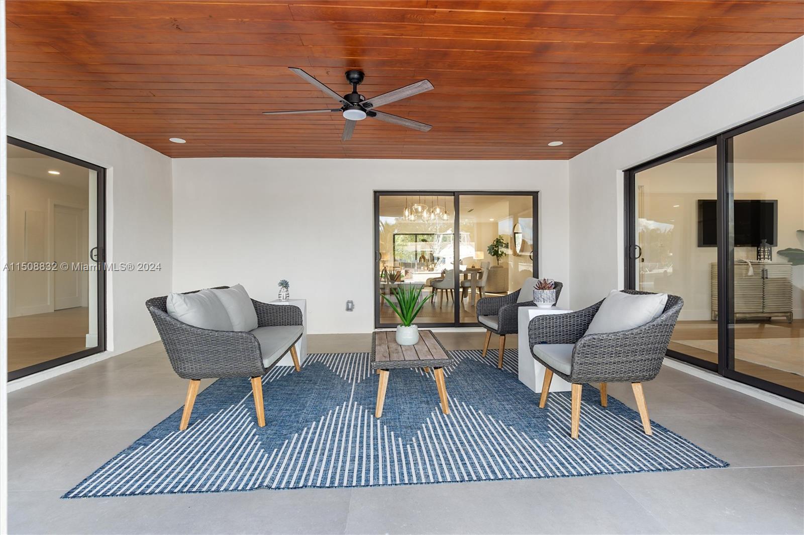 COUNTRY CLUB ISLES - Residential