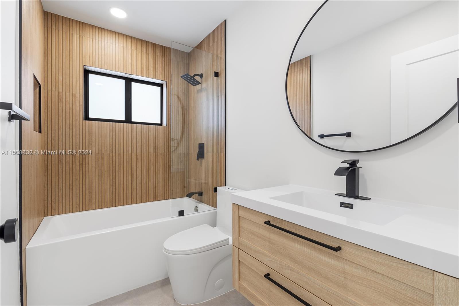 COUNTRY CLUB ISLES - Residential