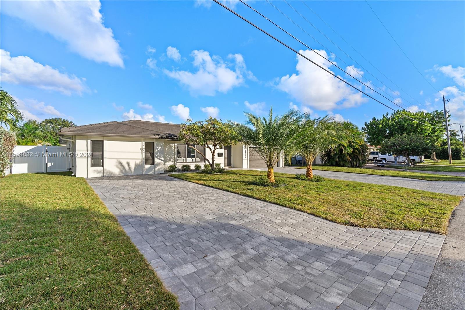 COUNTRY CLUB ISLES - Residential