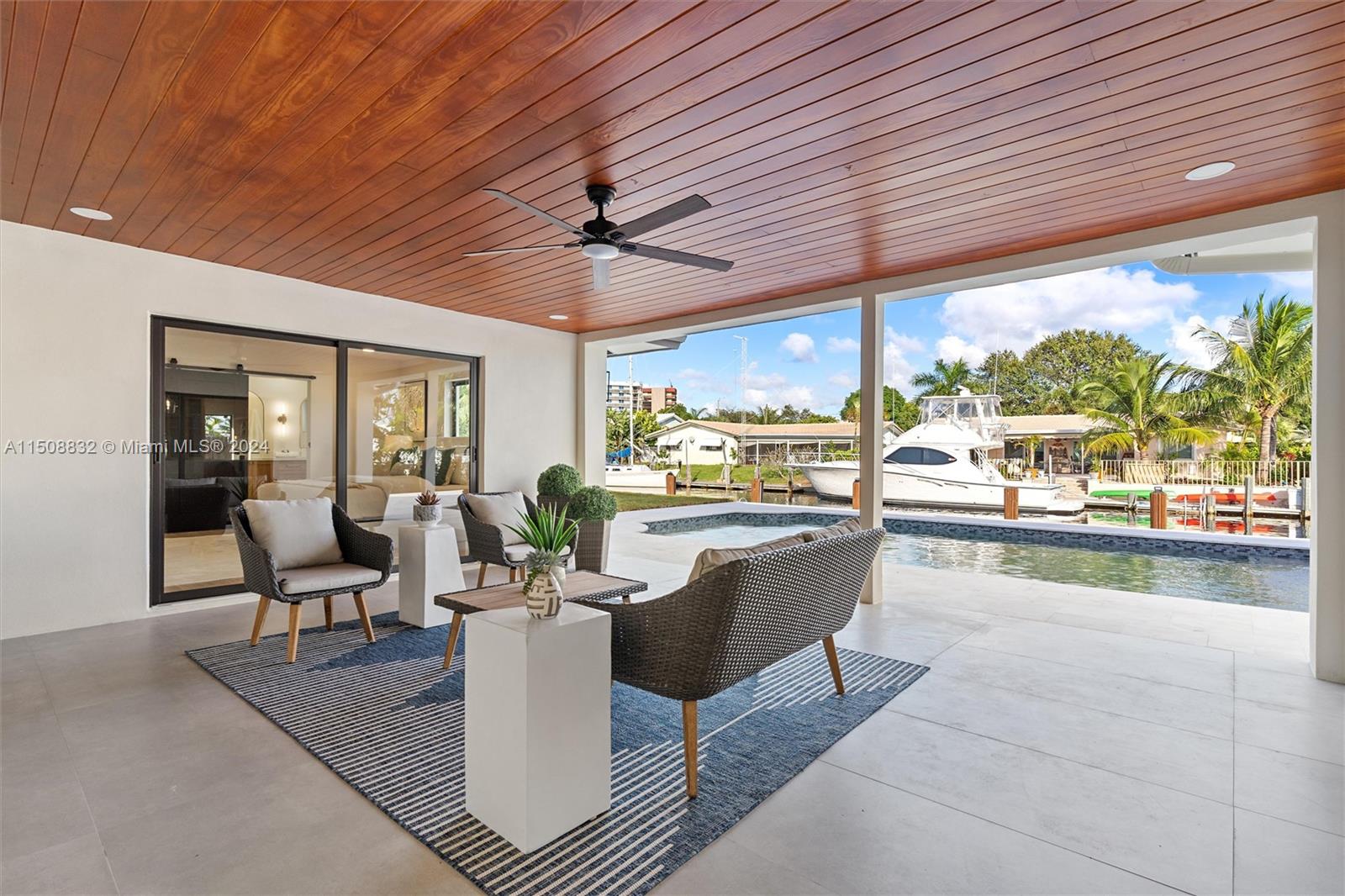 COUNTRY CLUB ISLES - Residential