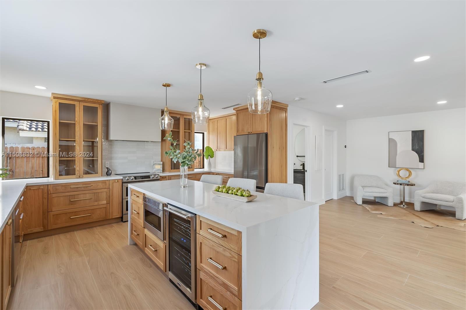 COUNTRY CLUB ISLES - Residential