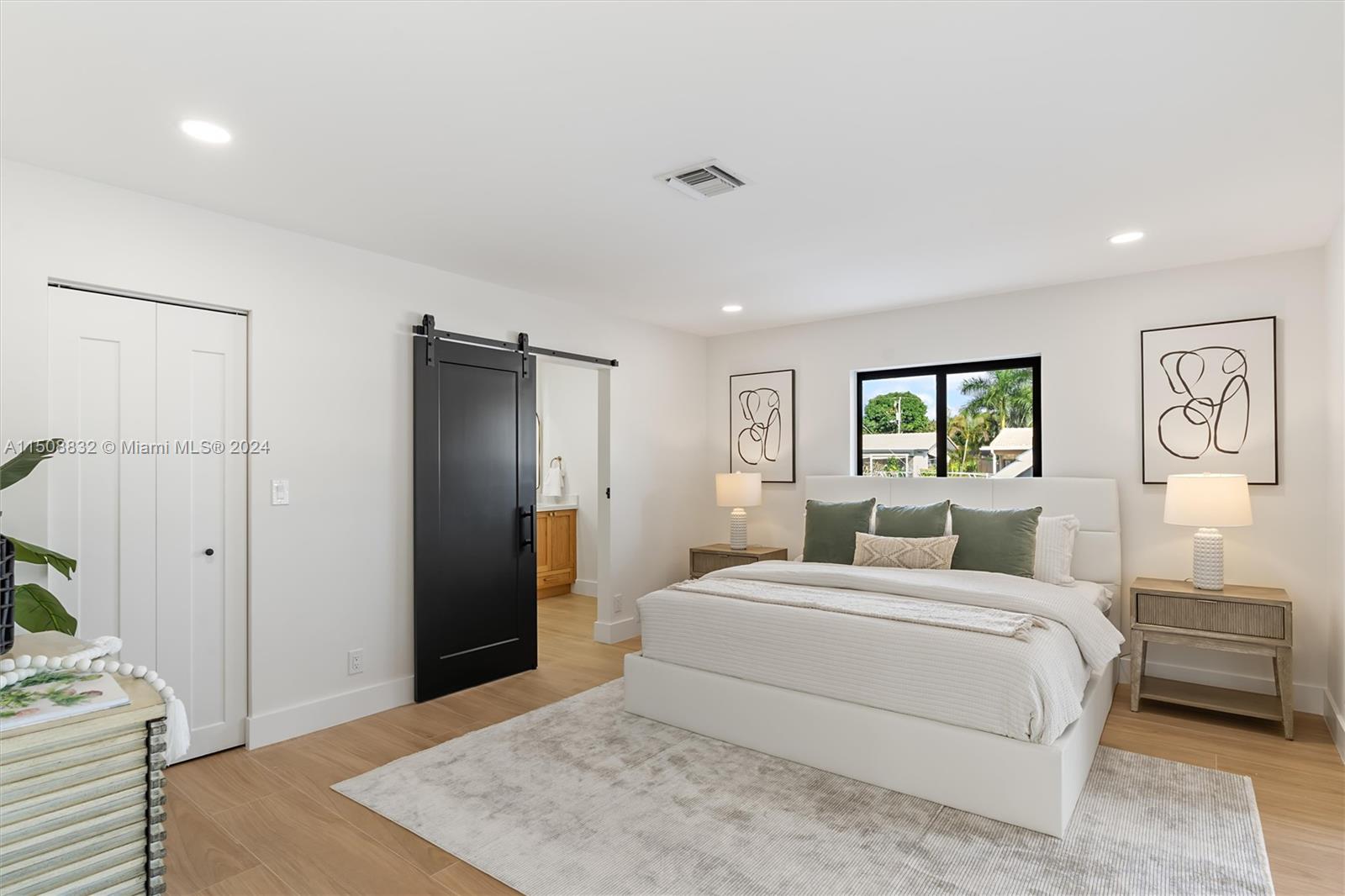 COUNTRY CLUB ISLES - Residential