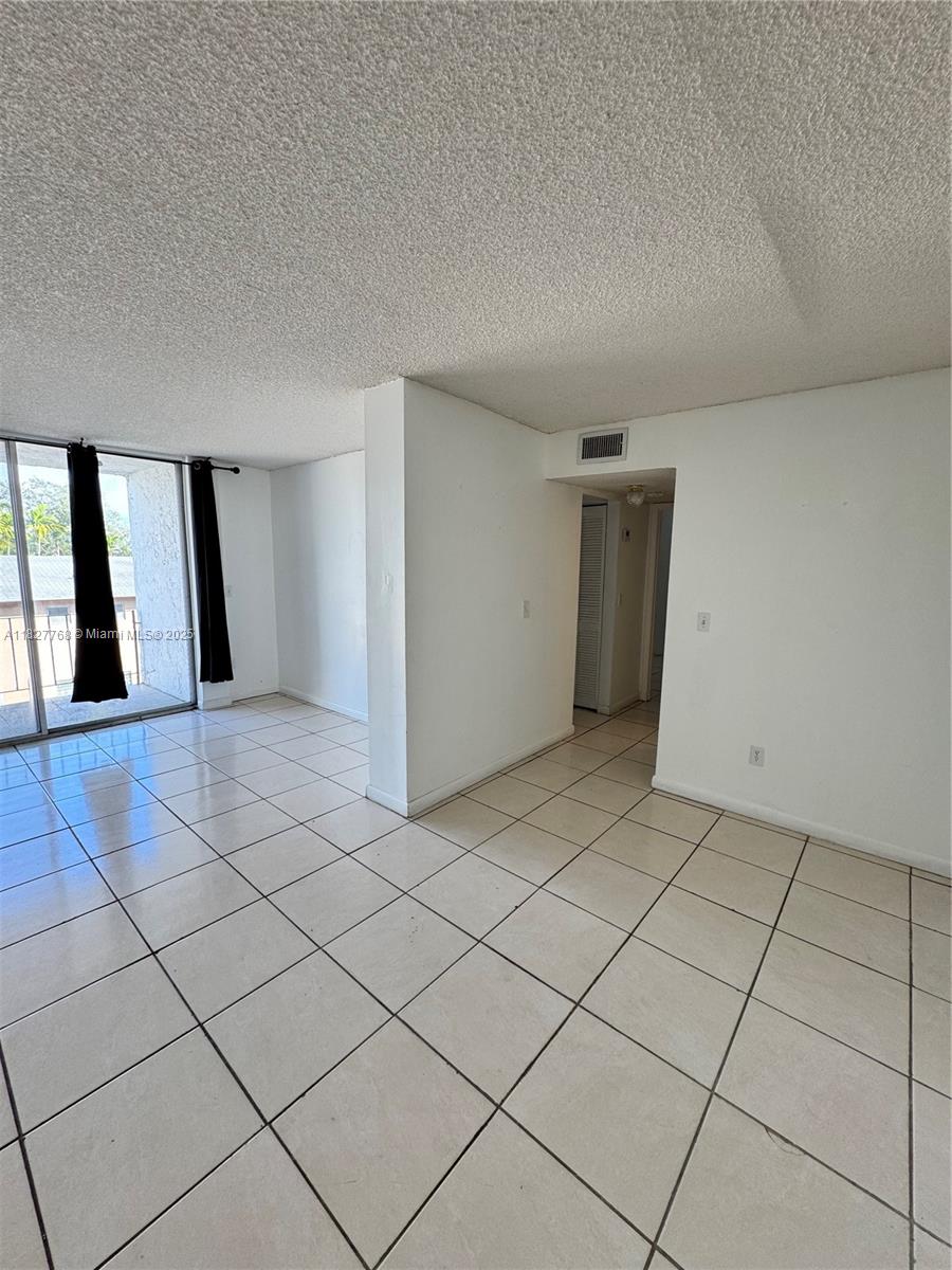 12105 NE 6th Ave 304