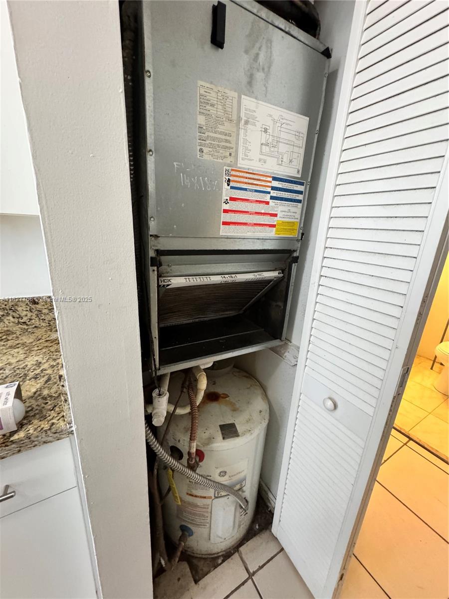 NORTHEAST PALMS CONDO - Residential