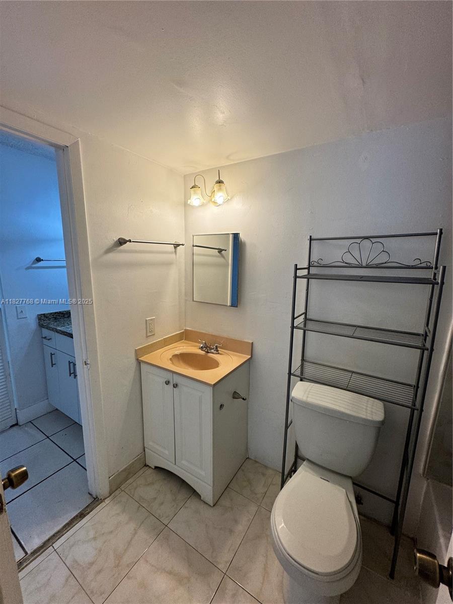 NORTHEAST PALMS CONDO - Residential