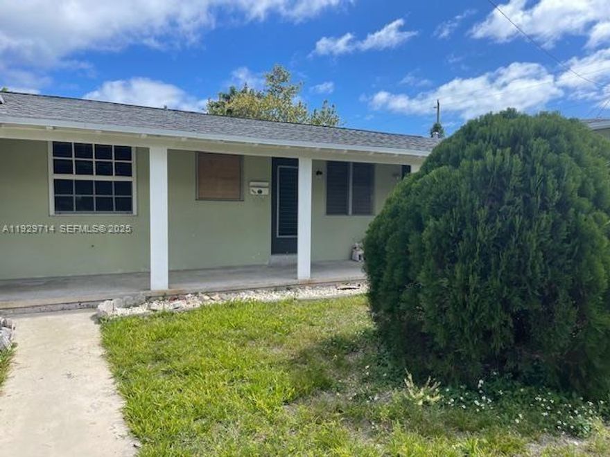 Remodeled efficiency! Great opportunity! Price with light 1st, last, and deposit Please a text message to the listing