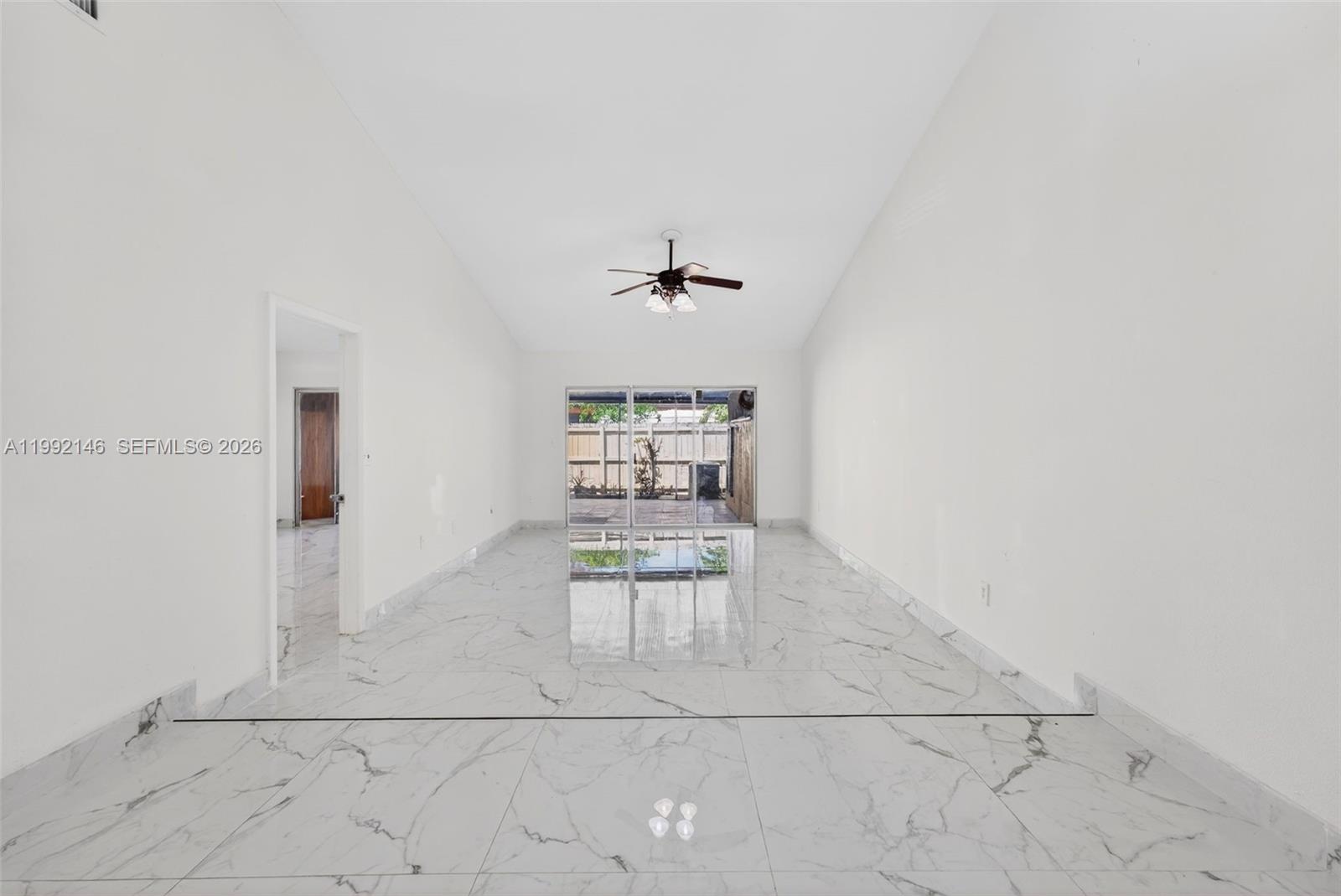 EVERGLADES SUGAR & LAND C - Residential Lease