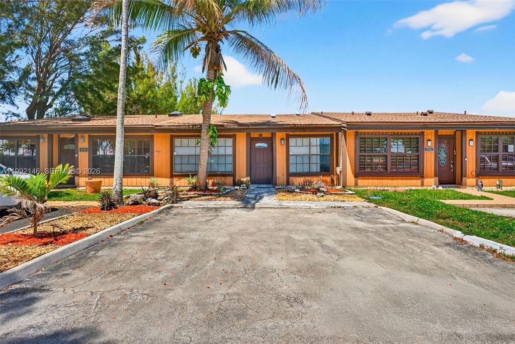 Photo of 10351 Juniper Ct, Pembroke Pines, FL 33026 (MLS # A11992146)