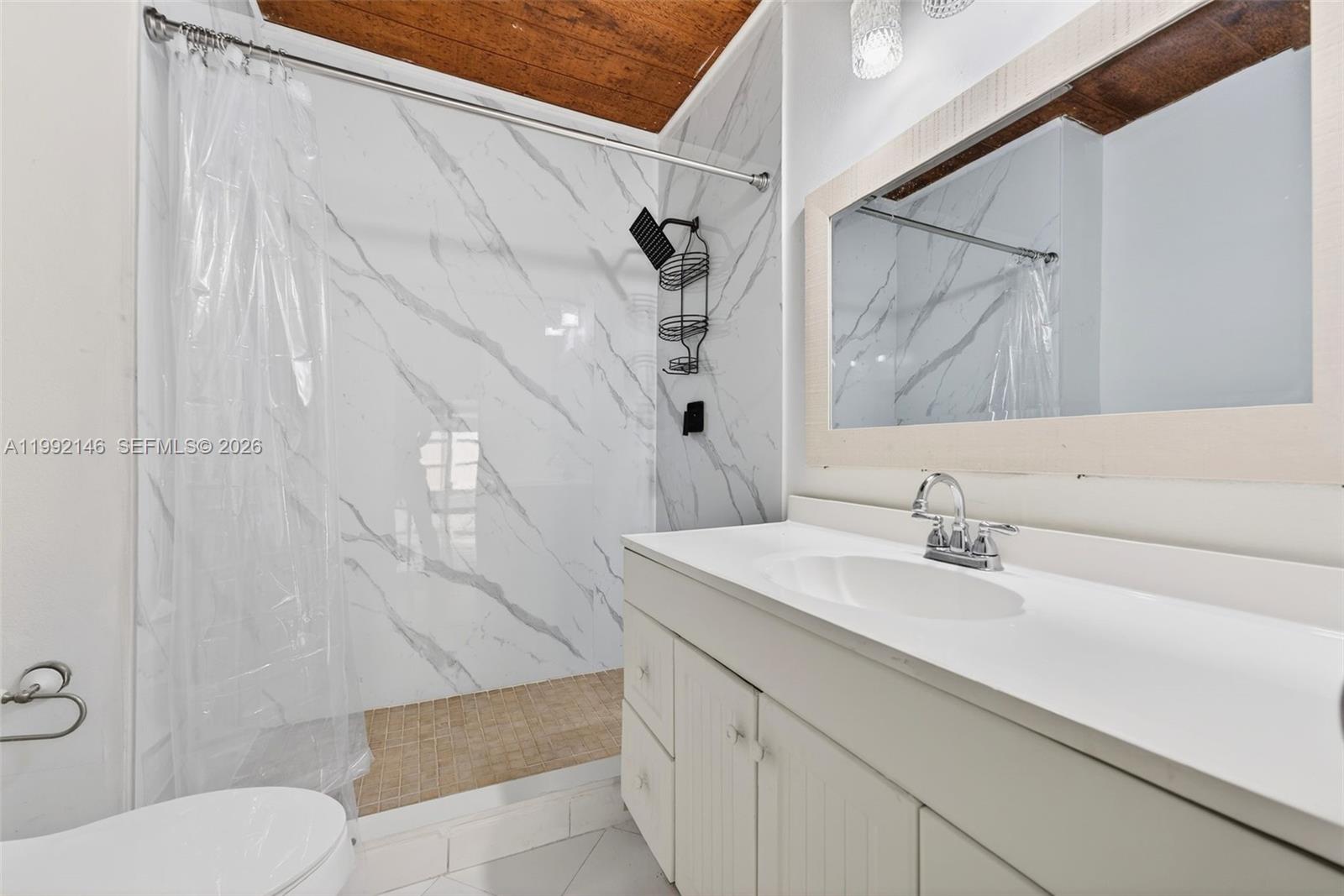 EVERGLADES SUGAR & LAND C - Residential Lease