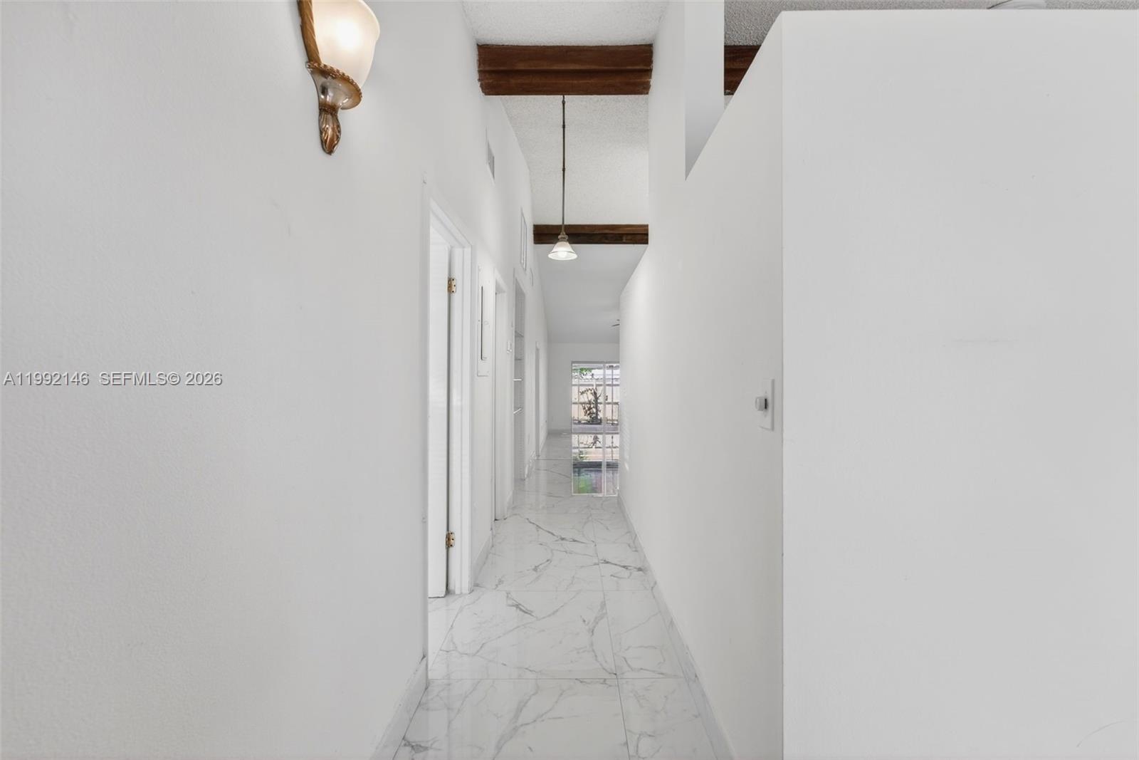 EVERGLADES SUGAR & LAND C - Residential Lease