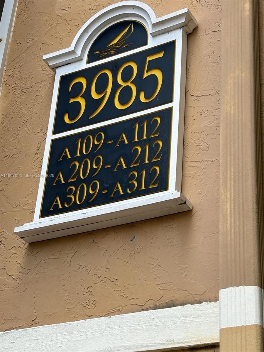 WINDWARD LAKES CONDO - Residential