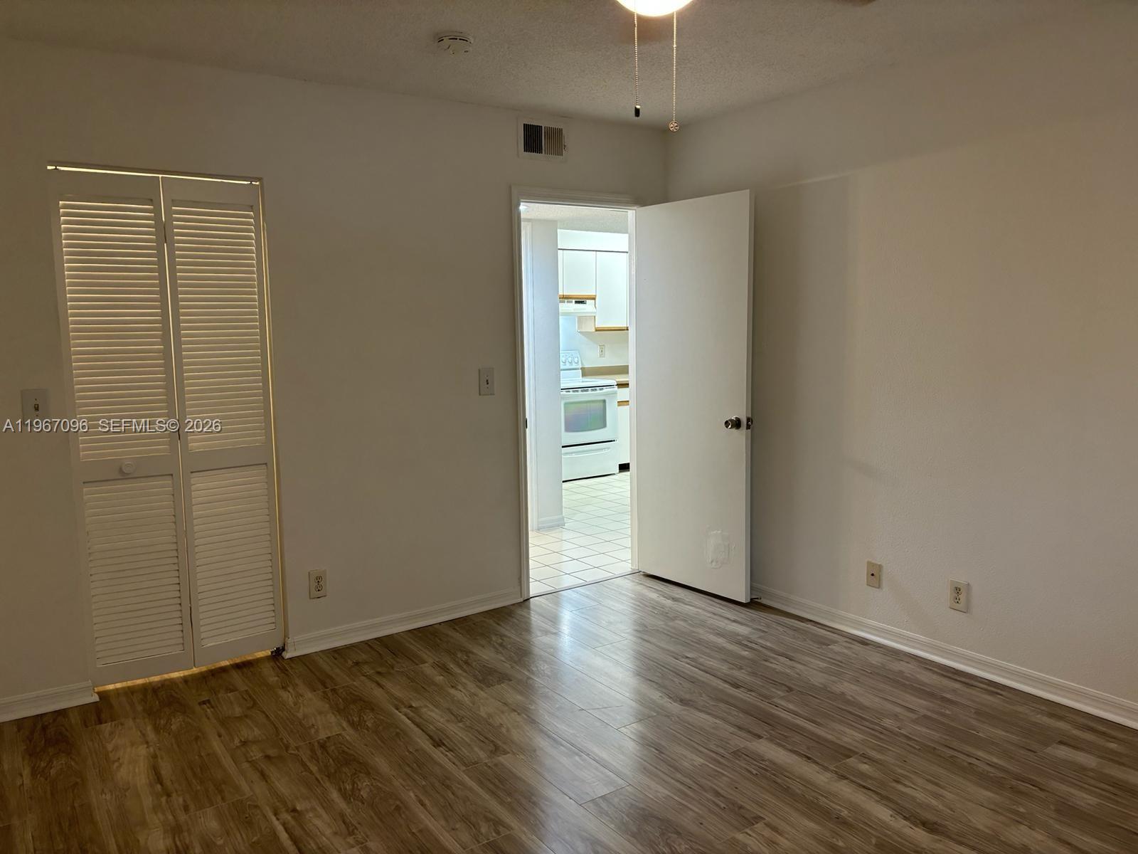 WINDWARD LAKES CONDO - Residential