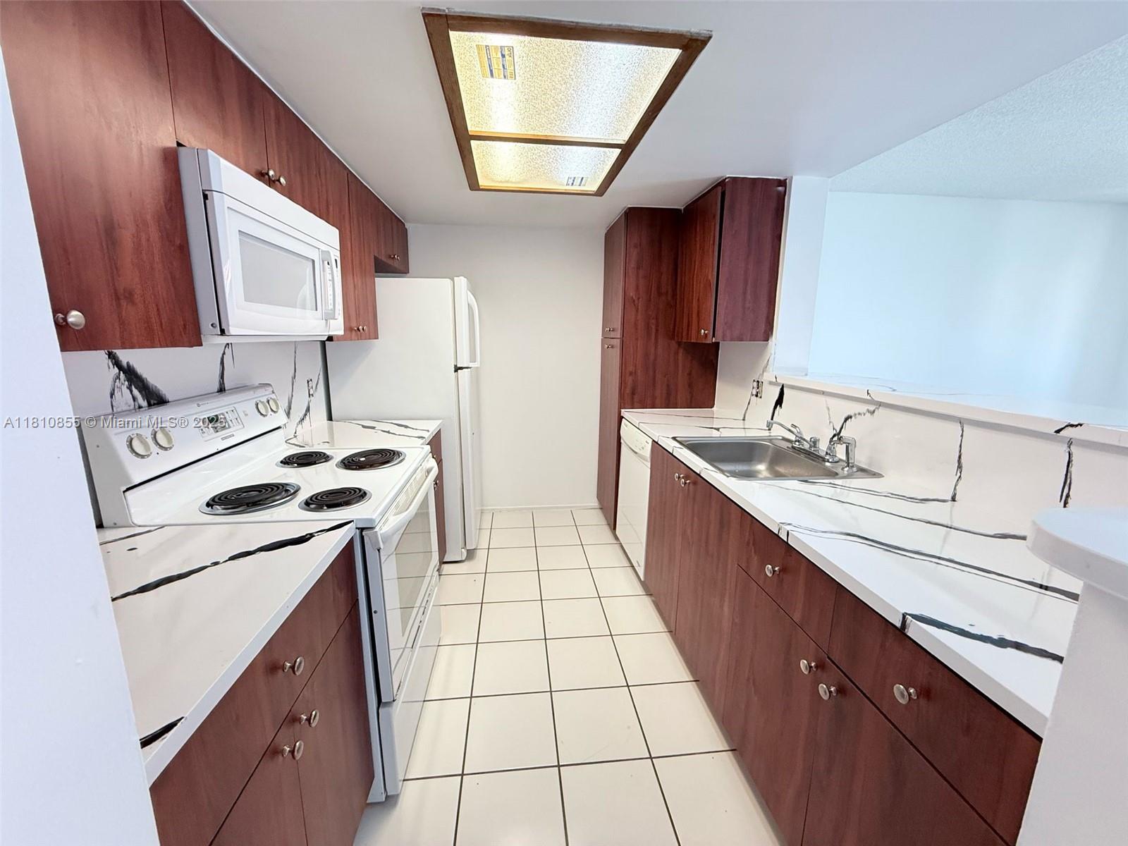Rental Property at 3212 Coral Lake Ln 3212, Coral Springs, Broward County, Florida - Bedrooms: 1 
Bathrooms: 1  - $1,650 MO.