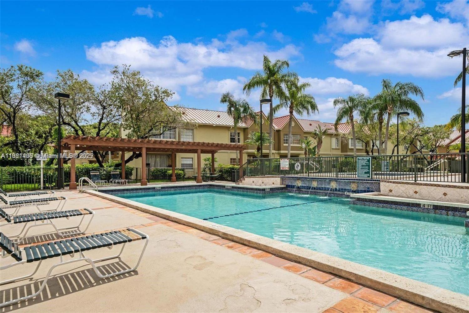 LA HACIENDA COUNTRY CLUB - Residential