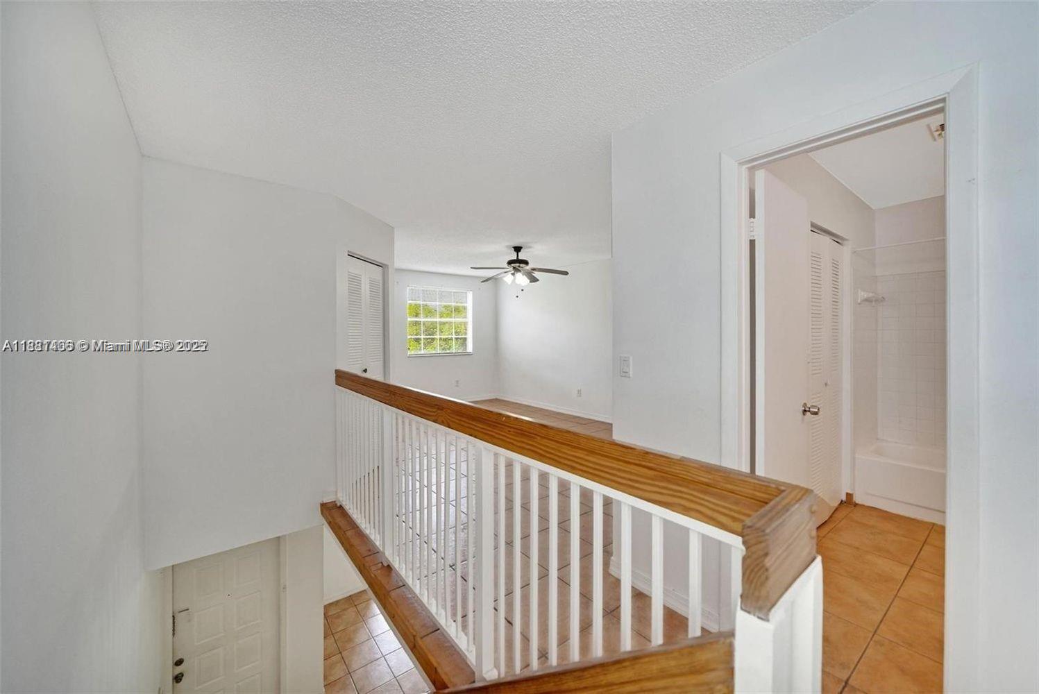 LA HACIENDA COUNTRY CLUB - Residential