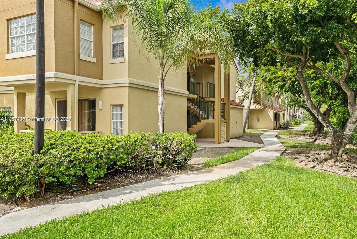 LA HACIENDA COUNTRY CLUB - Residential