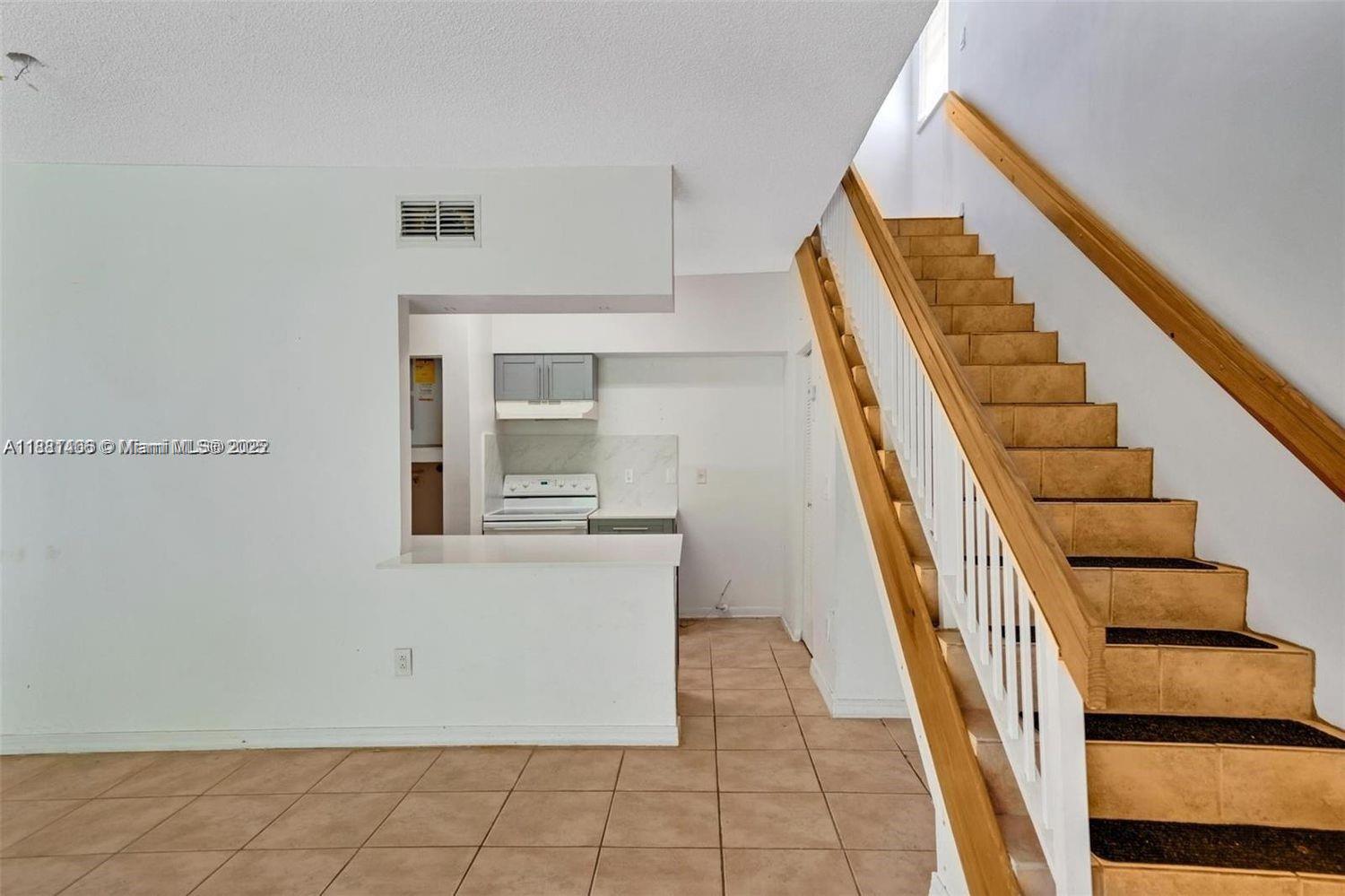 LA HACIENDA COUNTRY CLUB - Residential