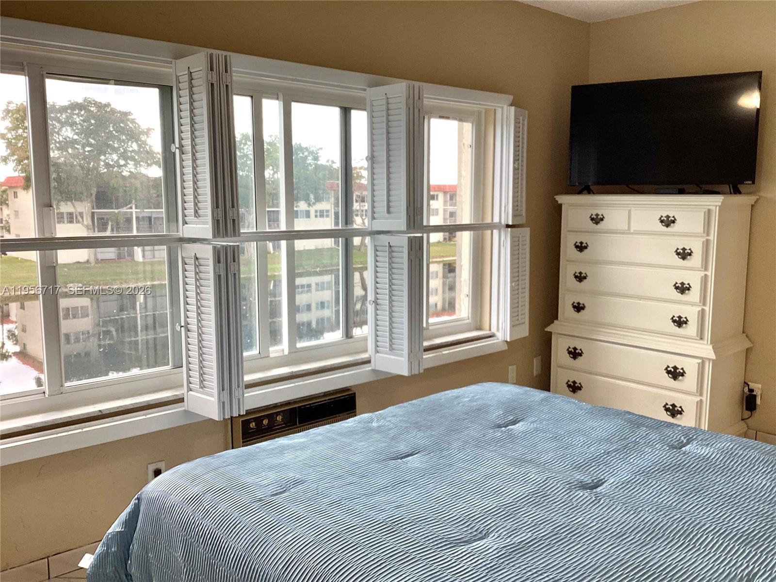 HOLLYBROOK GOLF - Residential