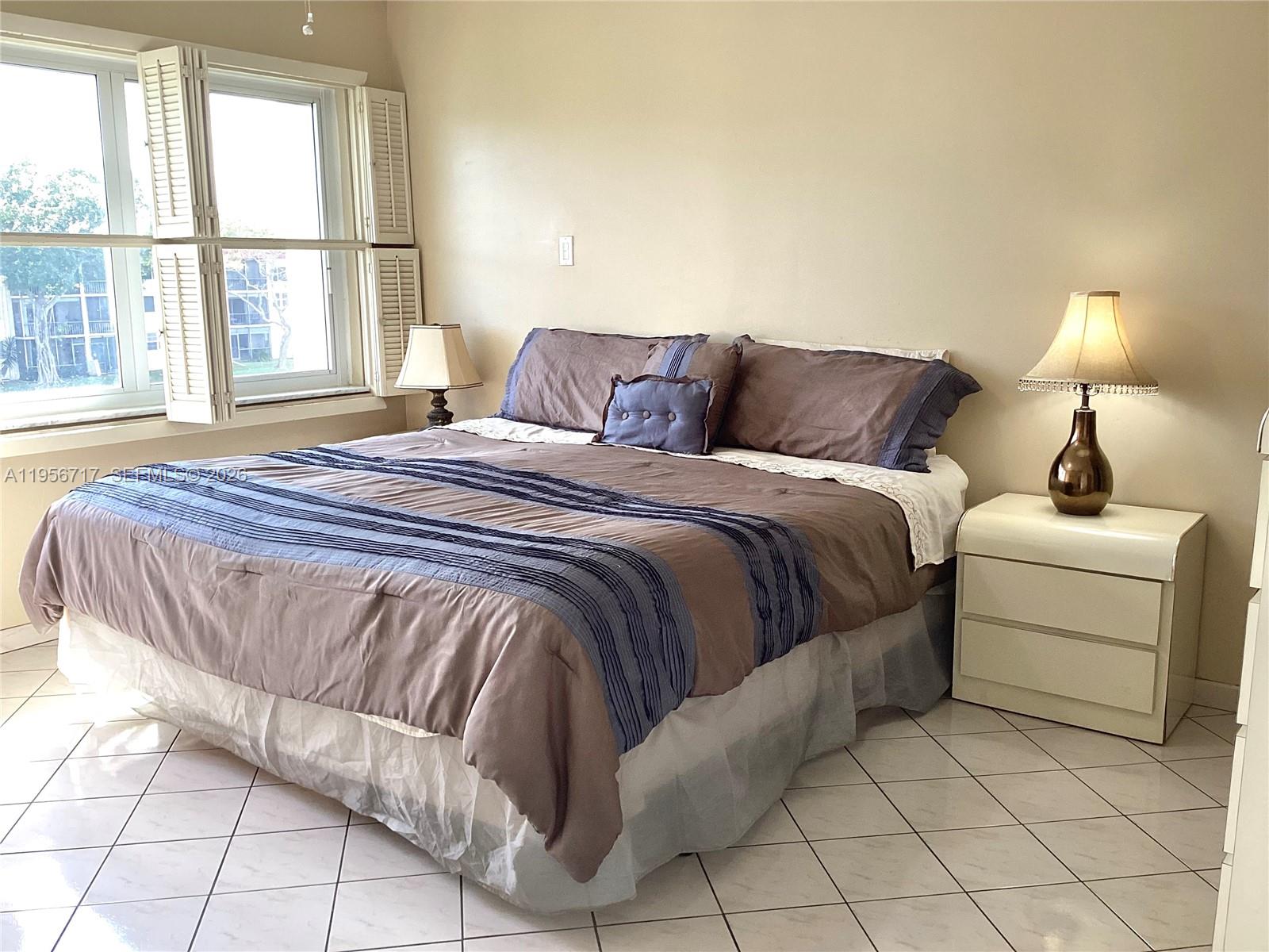 HOLLYBROOK GOLF - Residential