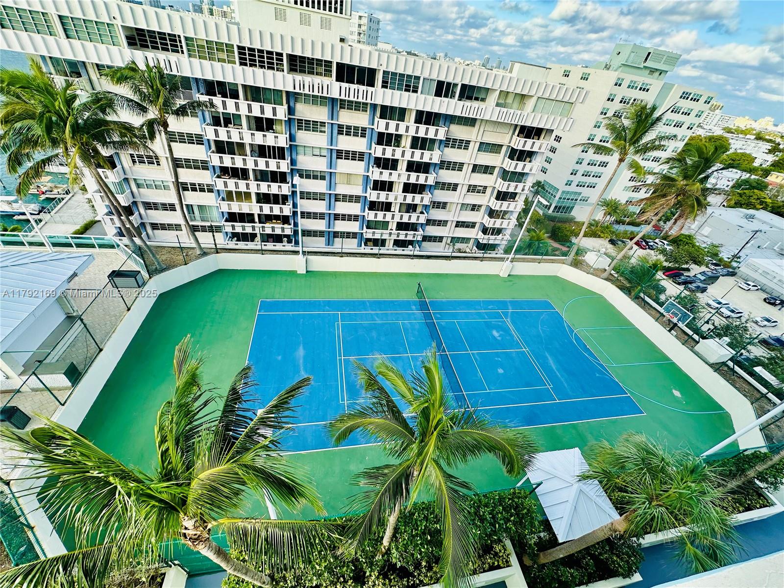 THE FLORIDIAN CONDO - Residential Lease