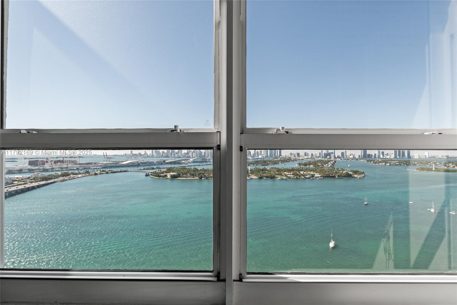 THE FLORIDIAN CONDO - Residential Lease