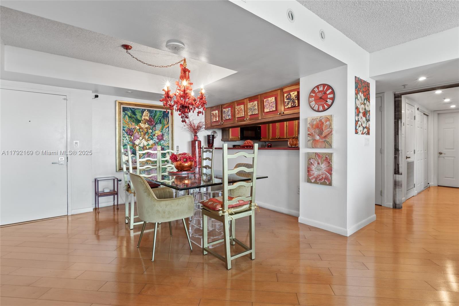 THE FLORIDIAN CONDO - Residential Lease