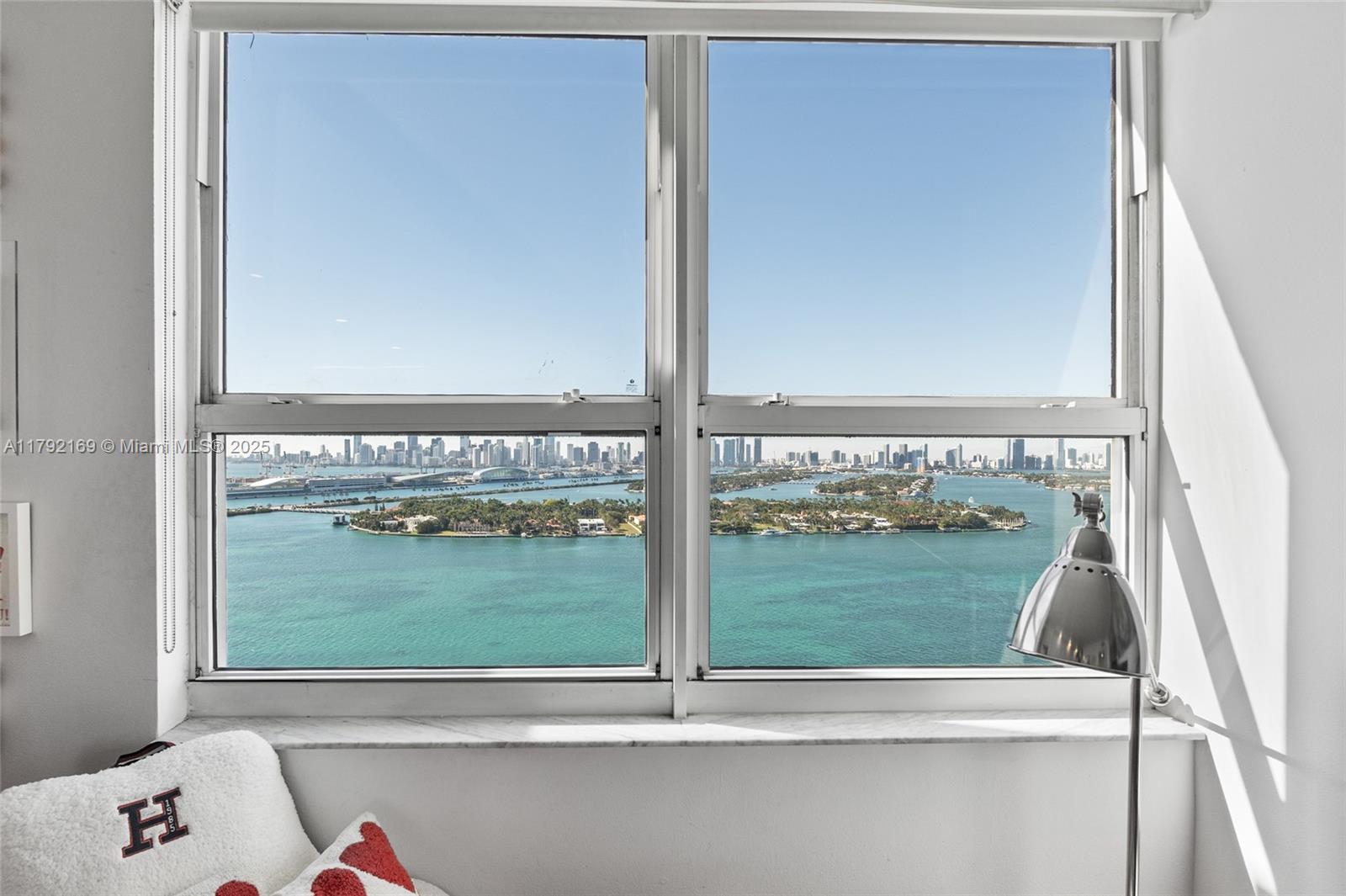 THE FLORIDIAN CONDO - Residential Lease