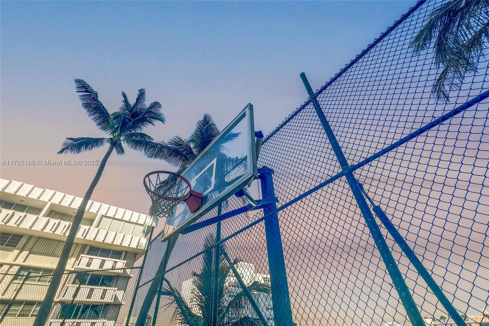 THE FLORIDIAN CONDO - Residential Lease