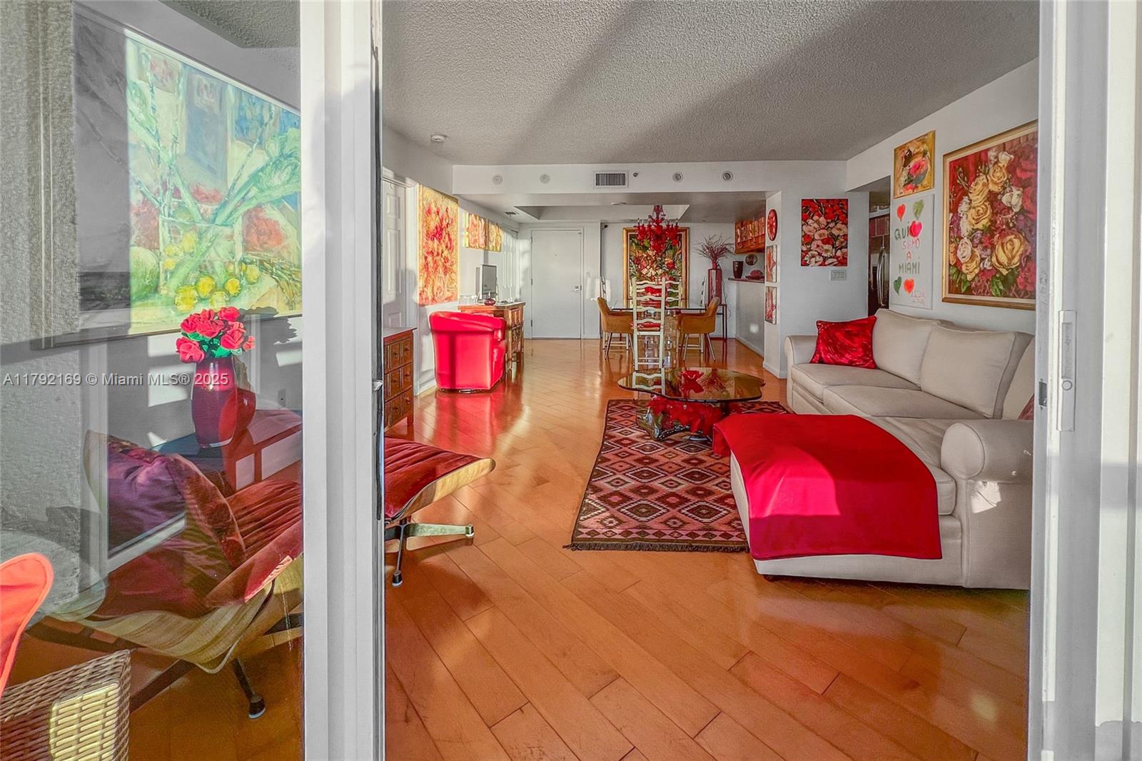 THE FLORIDIAN CONDO - Residential Lease